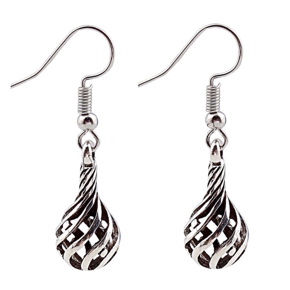 Jewelry - Antiqued Silver Alloy Bulb Earrings!.